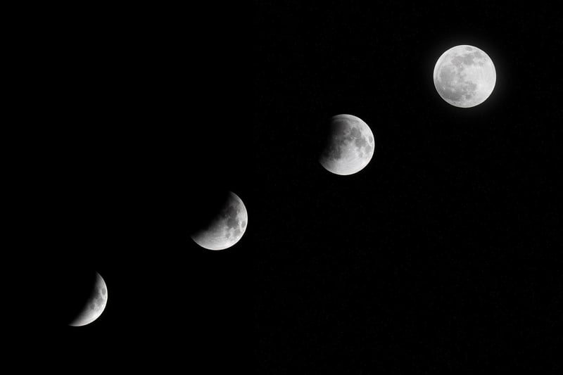 Moon Phases Table Runner